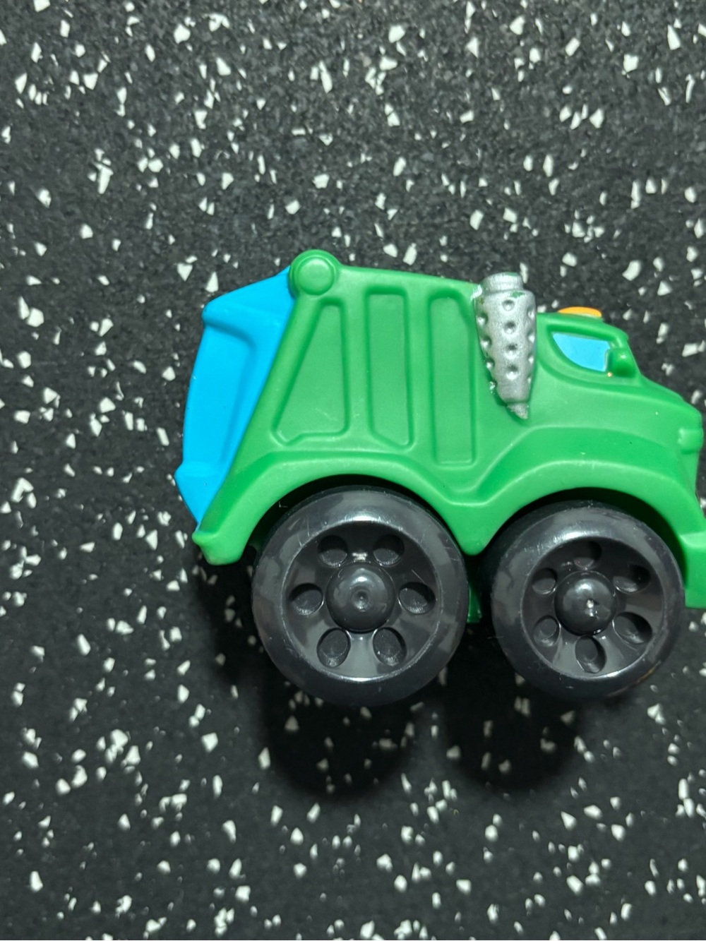 Tonka Chuck And Friends Rowdy The Garbage Truck Hasbro 2008 - Picture 4 of 5